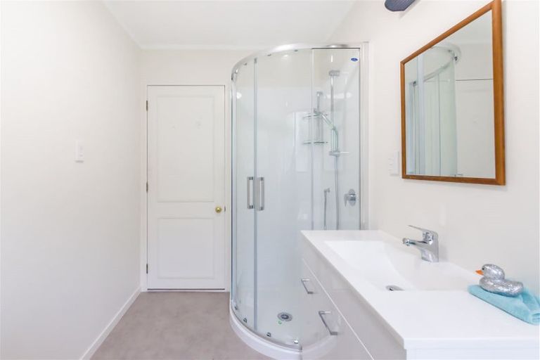 Photo of property in 56a Rewarewa Crescent, Waikanae, 5036