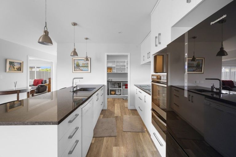 Photo of property in 8 Kaituna Place, Te Awa, Napier, 4110