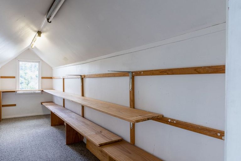 Photo of property in 15 Brazier Grove, Paraparaumu, 5032