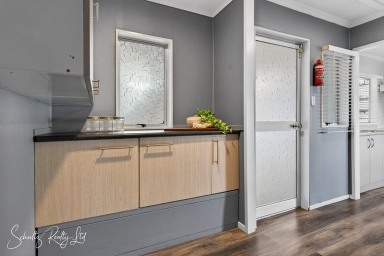 Photo of property in 27 Hurndall Street East, Maungaturoto, 0520