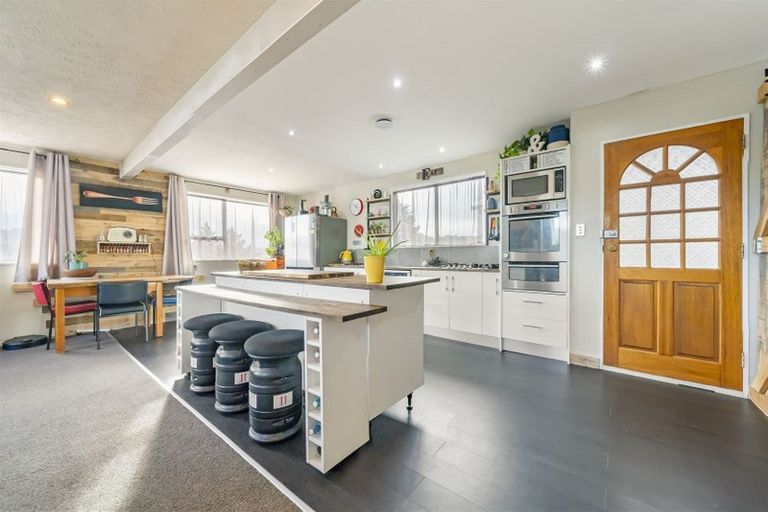 Photo of property in 4 Greenwich Grove, Stokes Valley, Lower Hutt, 5019