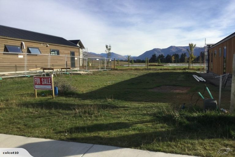 Photo of property in 16 Obelisk Street, Wanaka, 9305