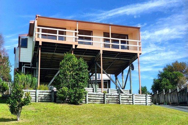 Photo of property in 37 Merehai Place, Snells Beach, 0920