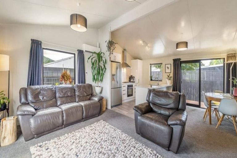 Photo of property in 33a Ruahine Street, Trentham, Upper Hutt, 5018