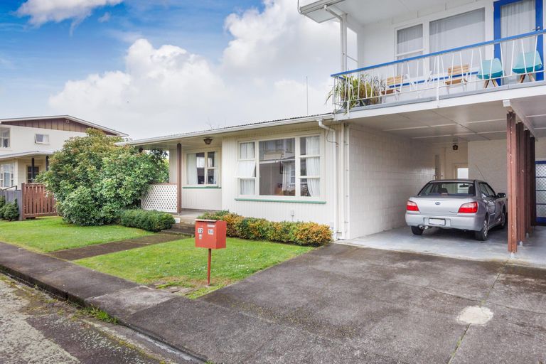 Photo of property in 12a Collingwood Court, Hokowhitu, Palmerston North, 4410