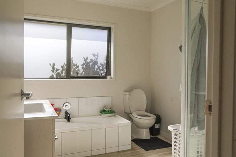 Photo of property in 24 Mary-ellen Place, Coromandel, 3506