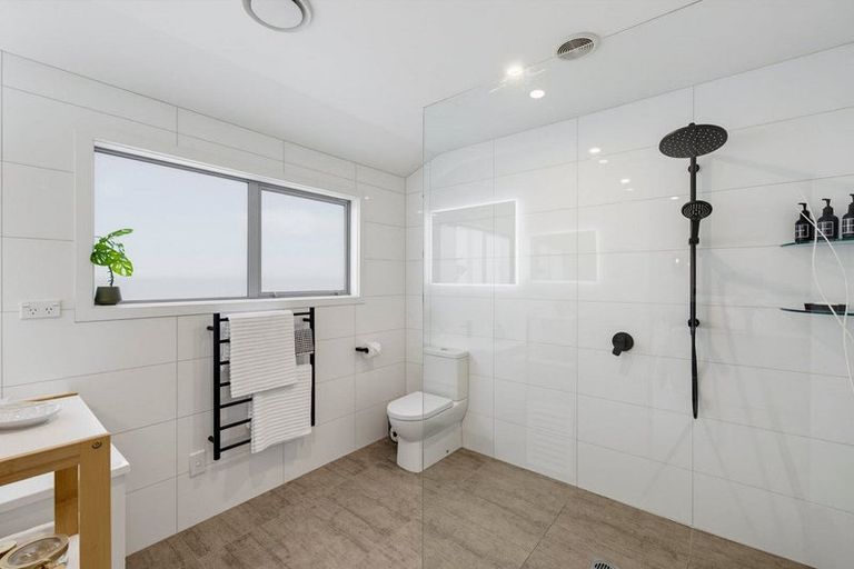 Photo of property in 18 Petrel Close, Paraparaumu Beach, Paraparaumu, 5032