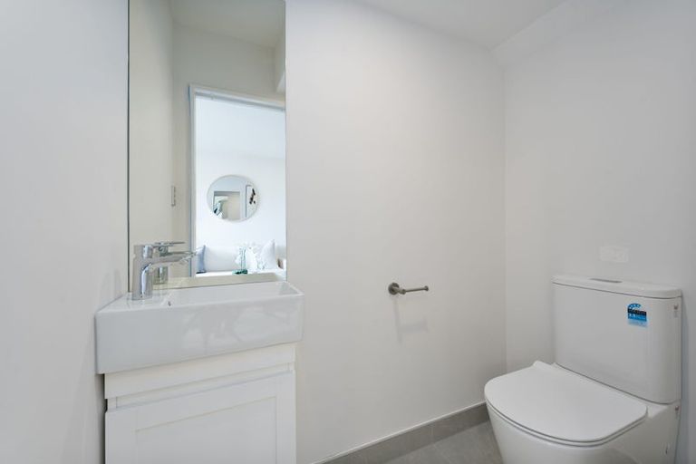 Photo of property in 31 Tiroroa Avenue, Te Atatu South, Auckland, 0610