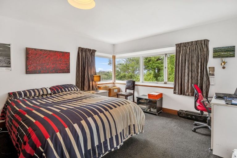 Photo of property in 1/51 Quinns Road, Waiatarua, Auckland, 0612