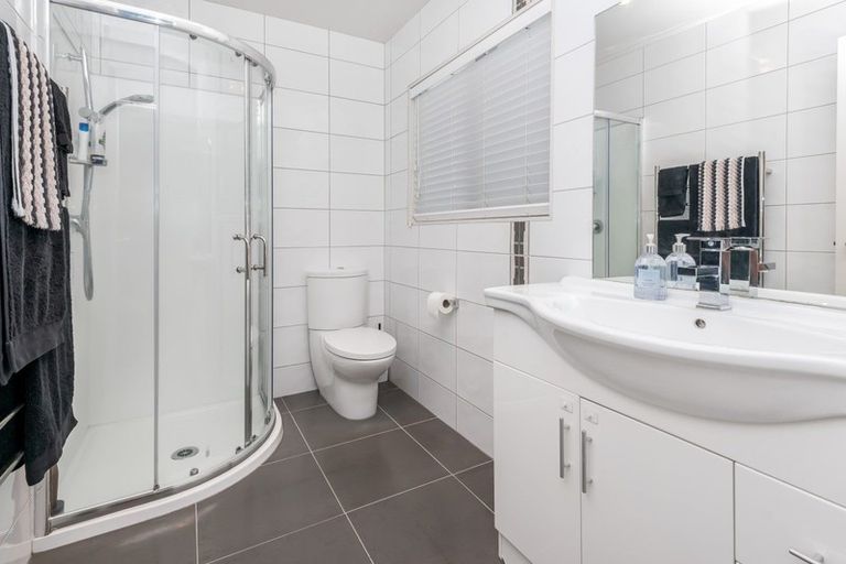 Photo of property in 23c Lexington Drive, Botany Downs, Auckland, 2010