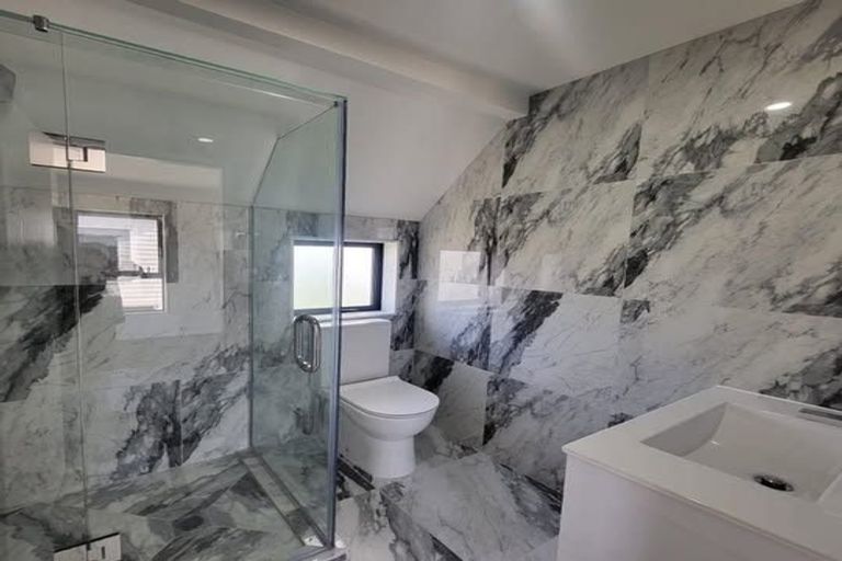 Photo of property in 60d Heybridge Street, Manurewa, Auckland, 2102