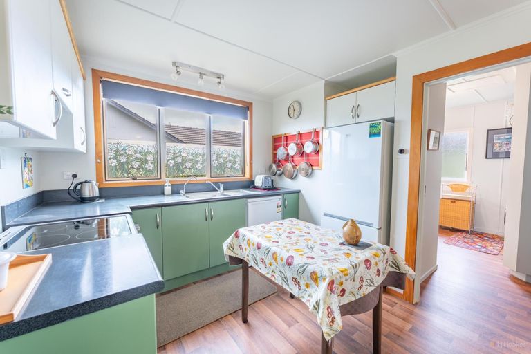 Photo of property in 8 Moorhouse Street, Waimate, 7924