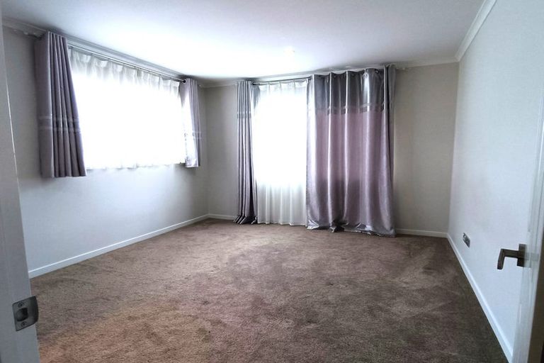 Photo of property in 73 Rosewell Crescent, Flat Bush, Auckland, 2019