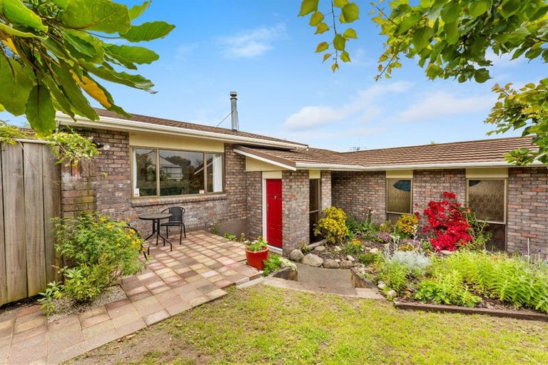 Photo of property in 6 Linda Place, Saint Johns Hill, Whanganui, 4501