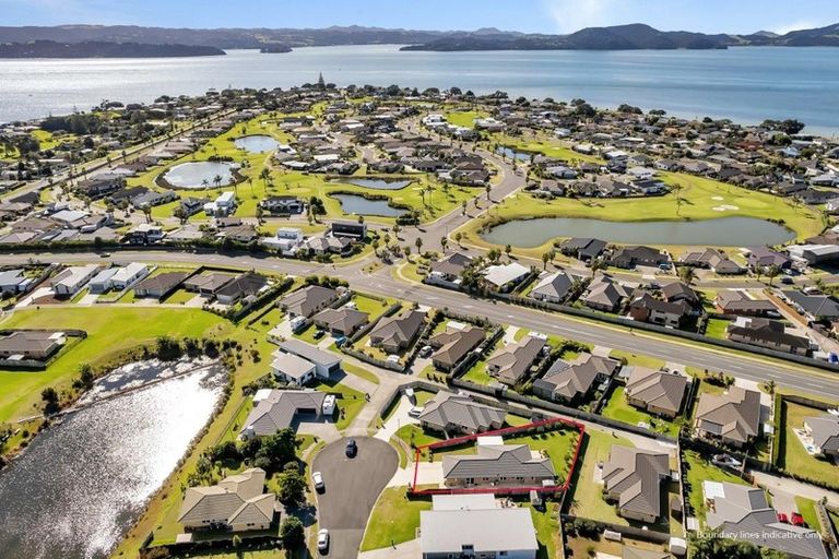 Photo of property in 6 Kamahi Place, One Tree Point, 0118