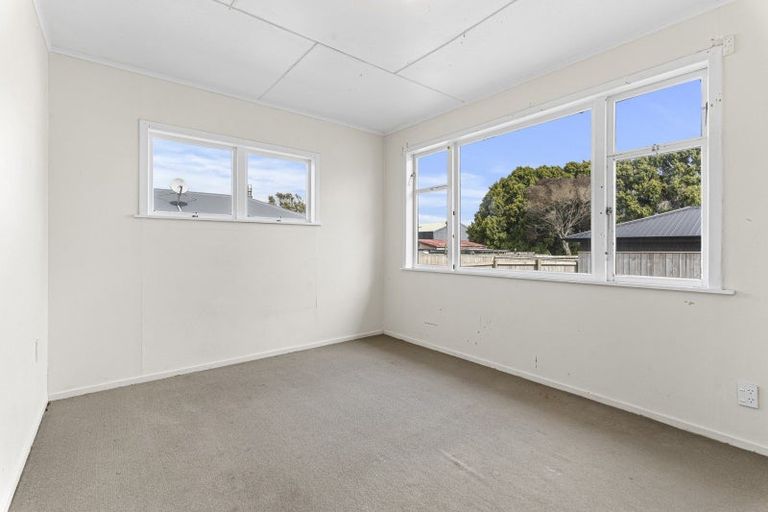 Photo of property in 44 Egmont Road, Waiwhakaiho, New Plymouth, 4312