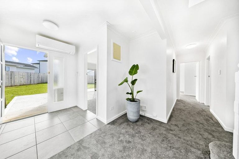 Photo of property in 19 Alexandra Street, Riverhead, 0820