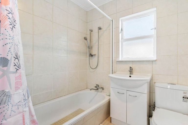 Photo of property in 6b Claymore Street, Manurewa, Auckland, 2102