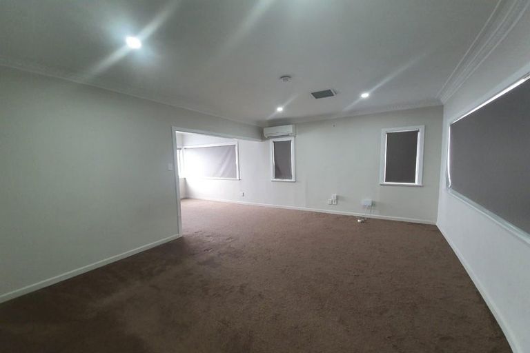Photo of property in 6 Willis Road, Papakura, 2110