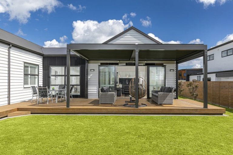 Photo of property in 80 Riverhead Point Drive, Riverhead, 0820