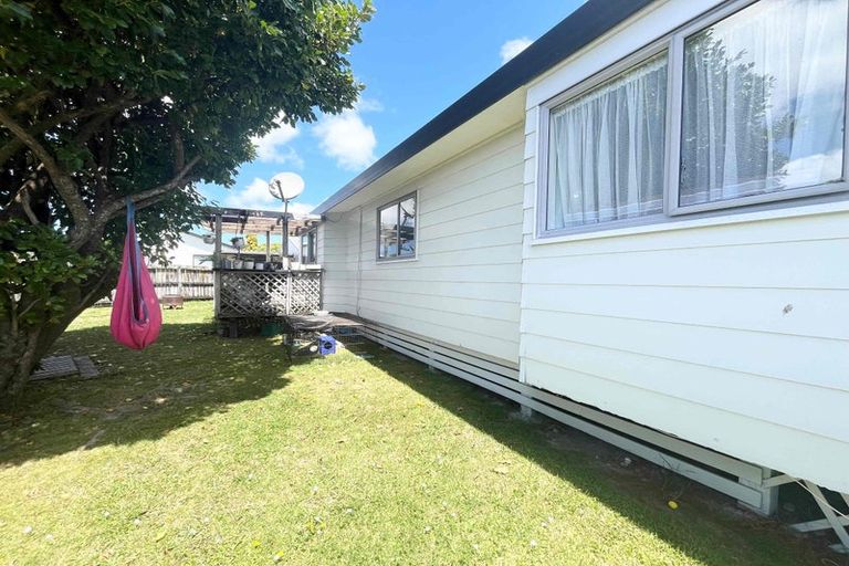 Photo of property in 1/10 Miriam Corban Heights, Henderson, Auckland, 0612