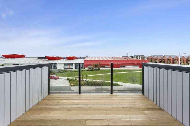 Photo of property in 5/17 Uku Lane, Hobsonville, Auckland, 0616