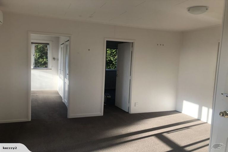 Photo of property in 2 Elgin Place, Red Beach, 0932