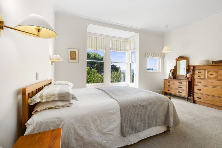 Photo of property in 10 Wesley Road, Kelburn, Wellington, 6012