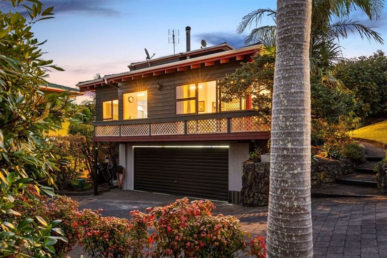 Photo of property in 1/181 Luckens Road, West Harbour, Auckland, 0618