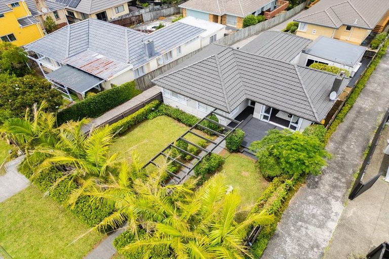 Photo of property in 1/28 Bleakhouse Road, Howick, Auckland, 2014