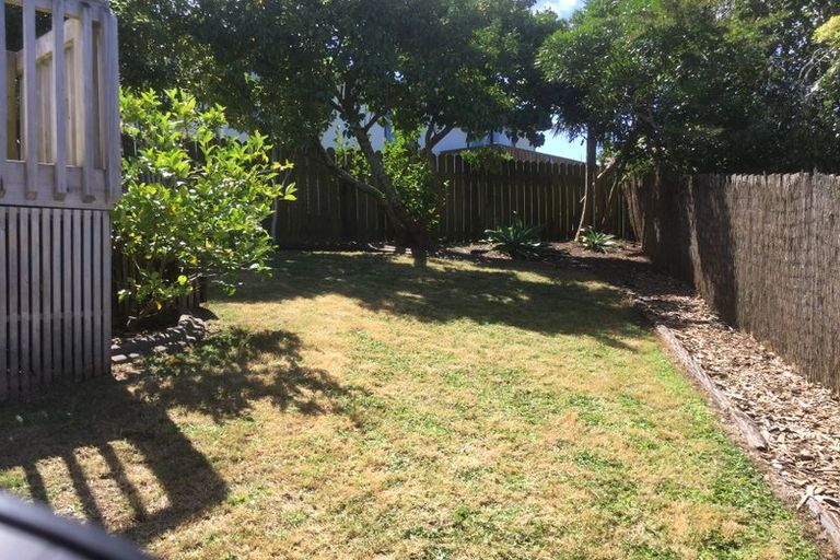 Photo of property in 2/36 Elizabeth Drive, West Harbour, Auckland, 0618