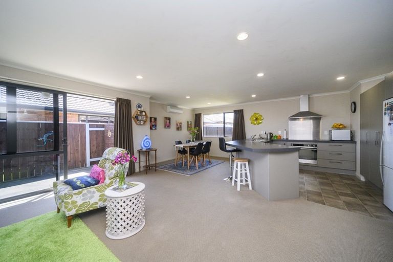 Photo of property in 76 Geneva Terrace, Kelvin Grove, Palmerston North, 4414