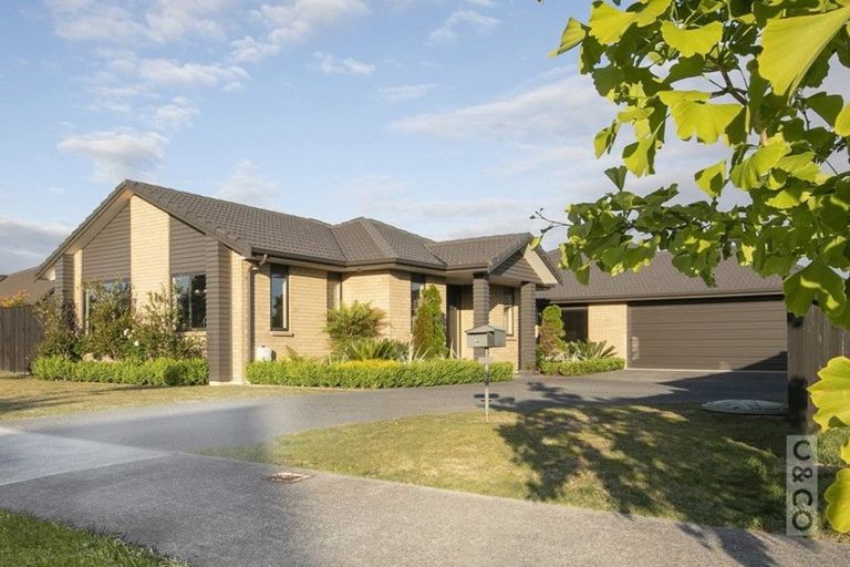 Photo of property in 9 Jelas Drive, Riverhead, 0820