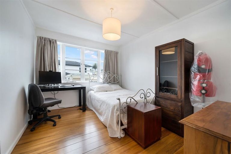 Photo of property in 19 Blacklock Avenue, Henderson, Auckland, 0612