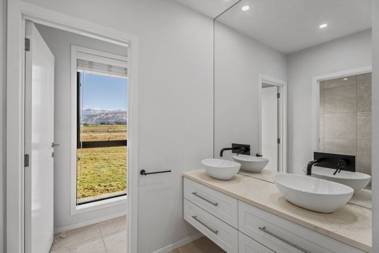 Photo of property in 154 Munro Lane, Tarras, Cromwell, 9383