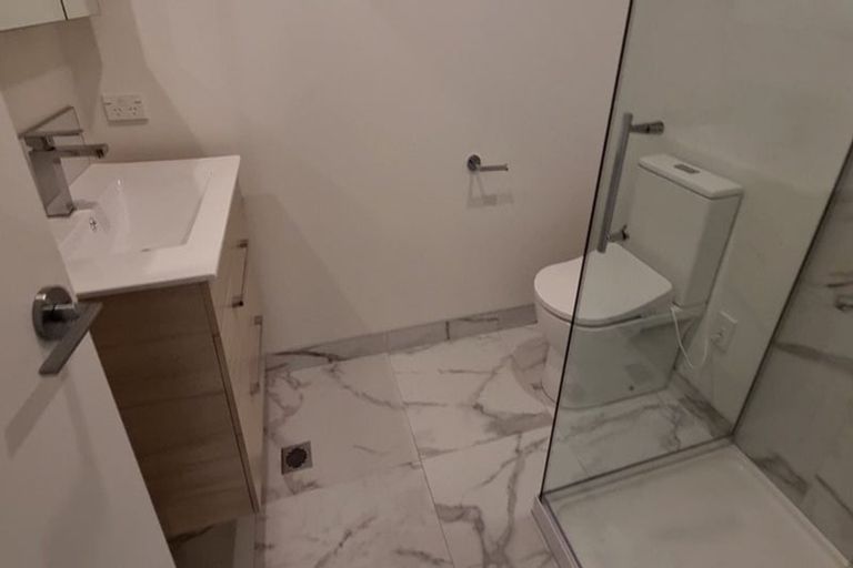 Photo of property in 3/137 Tirimoana Road, Te Atatu South, Auckland, 0602