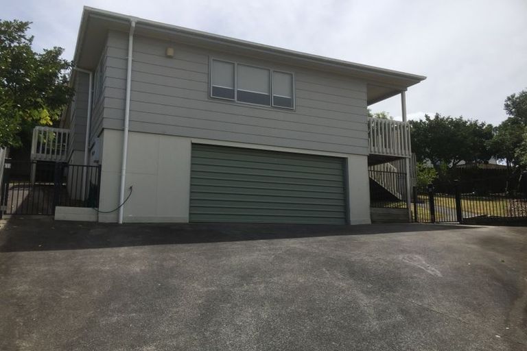 Photo of property in 2/36 Elizabeth Drive, West Harbour, Auckland, 0618
