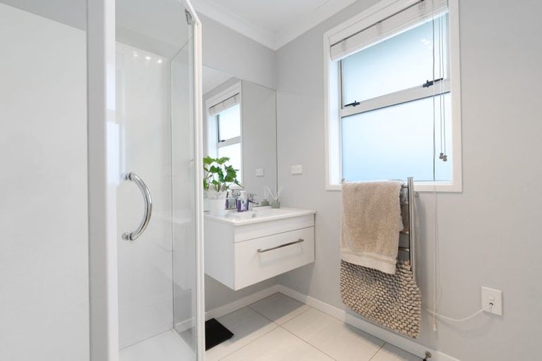 Photo of property in 230 Ballintoy Park Drive, Welcome Bay, Tauranga, 3175