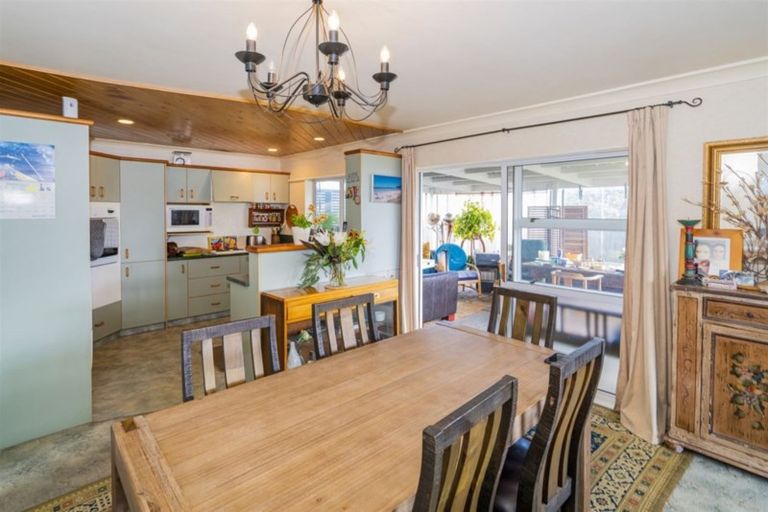 Photo of property in 6 Whitby Avenue, Whitianga, 3510