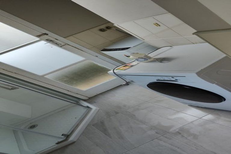 Photo of property in 17 Tomo Street, New Lynn, Auckland, 0600