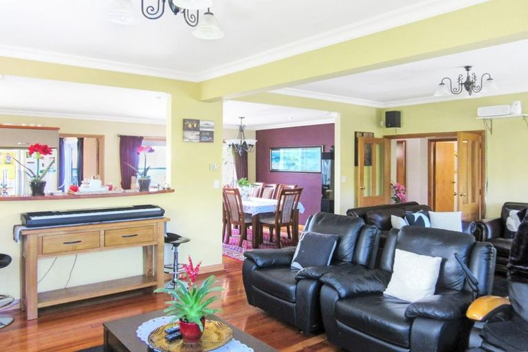 Photo of property in 22 Middleton Road, Johnsonville, Wellington, 6037