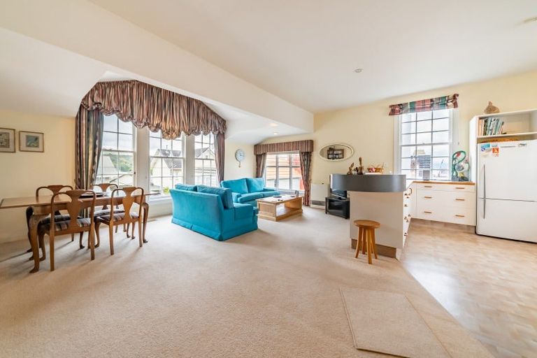 Photo of property in 19 Selwyn Terrace, Thorndon, Wellington, 6011