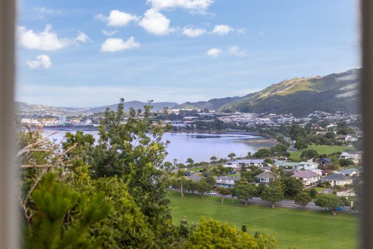 Photo of property in 20 Spur Grove, Titahi Bay, Porirua, 5022