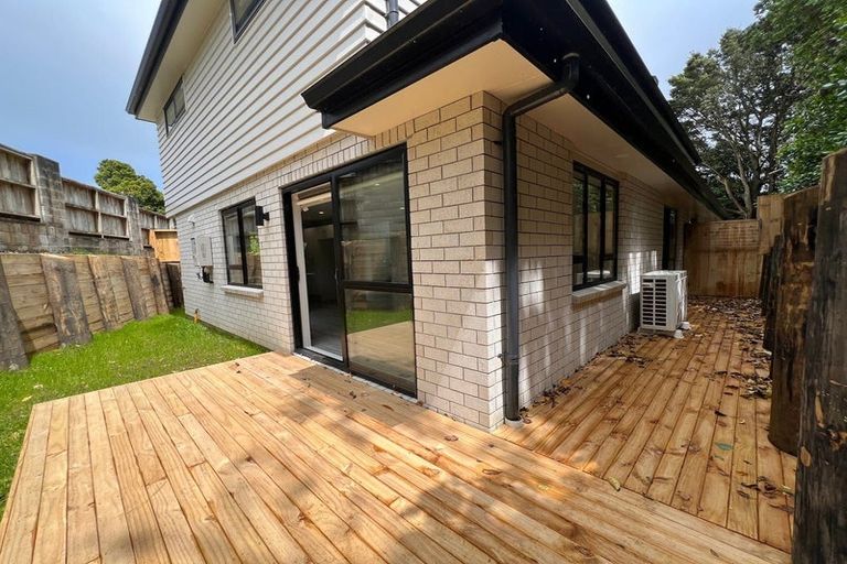 Photo of property in 17a Knox Road, Swanson, Auckland, 0612