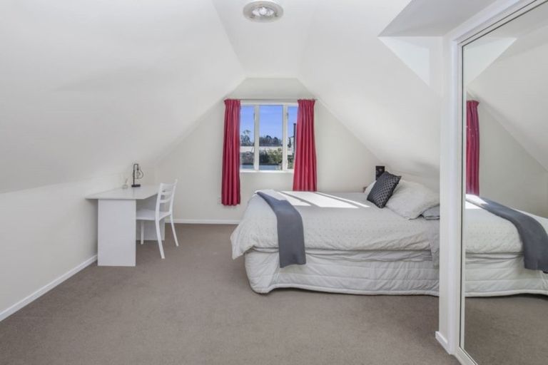 Photo of property in 2/37 Avonhead Road, Avonhead, Christchurch, 8042