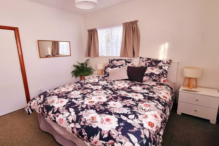 Photo of property in 3 Brown Grove, Fairfield, Lower Hutt, 5011