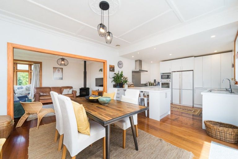 Photo of property in 105b Pahiatua Street, Hokowhitu, Palmerston North, 4410