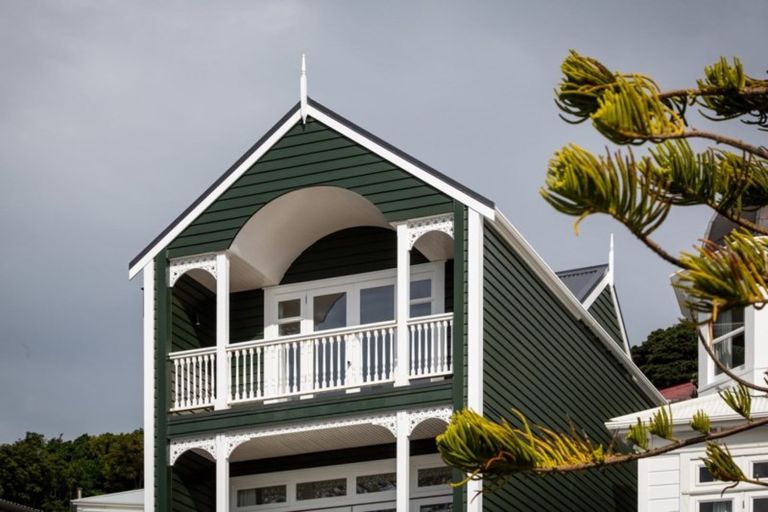 Photo of property in 322 Oriental Parade, Oriental Bay, Wellington, 6011