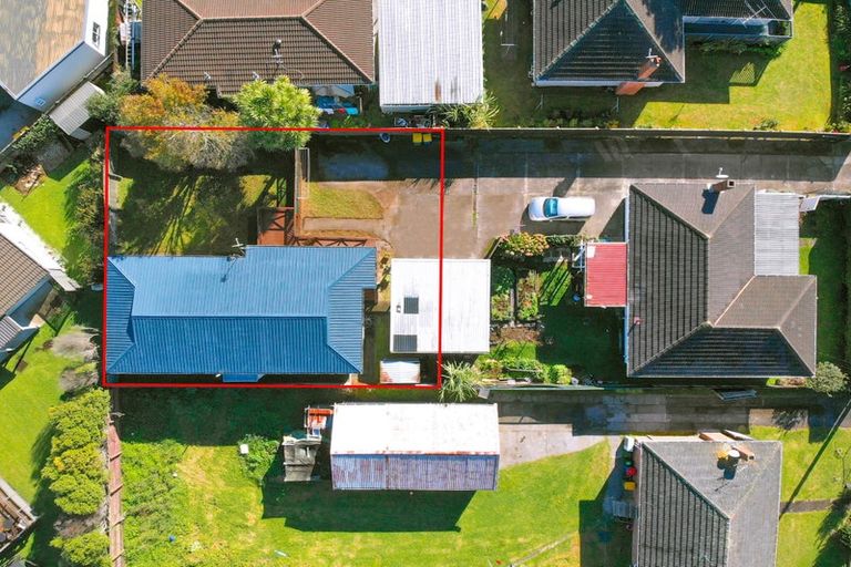 Photo of property in 1/616 Te Atatu Road, Te Atatu Peninsula, Auckland, 0610
