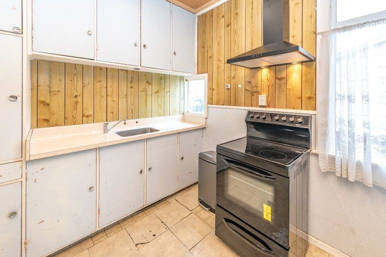 Photo of property in 17 Matai Street, Castlecliff, Whanganui, 4501